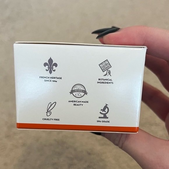 Sonäge - LumenEZ Vitamin Rich Crème - Picture 5 of 10